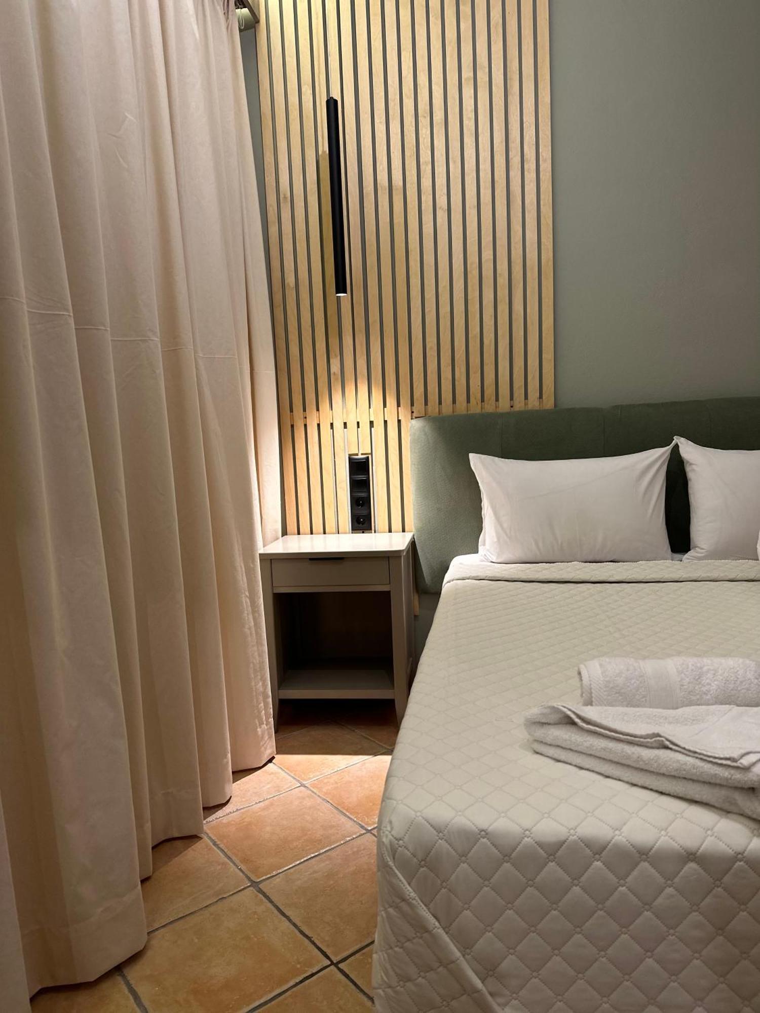 Hotel Semiramis Frínion Esterno foto