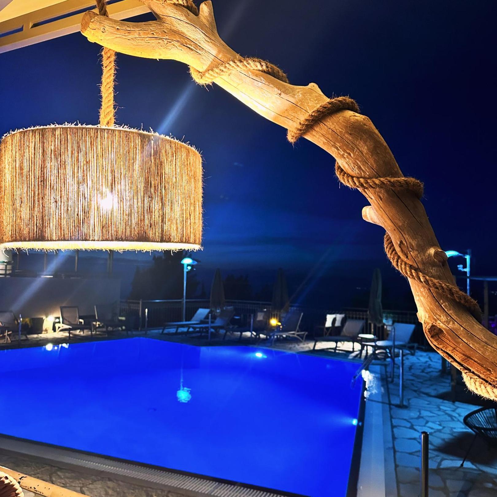 Hotel Semiramis Frínion Esterno foto